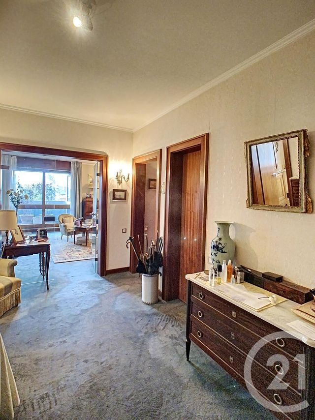 Afficher la photo en grand Appartement F6 à vendre - 6 pièces - 149.35 m2 - METZ - 57 - LORRAINE - Century 21 Côté Est Immobilier