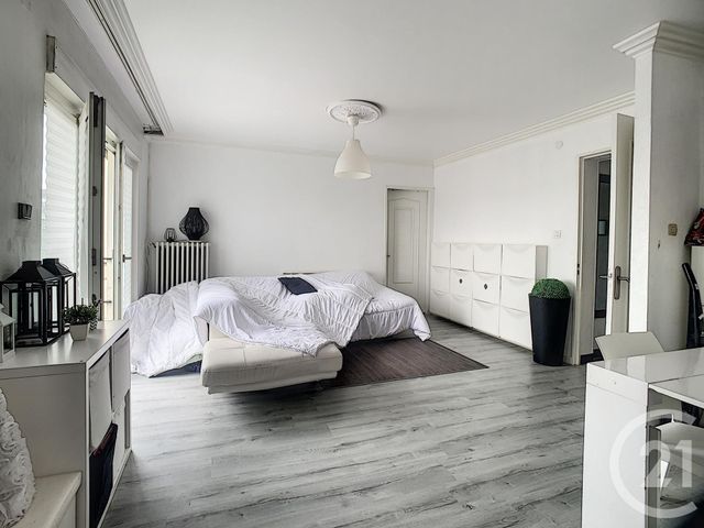 Afficher la photo en grand Appartement F5 à vendre - 5 pièces - 79.89 m2 - METZ - 57 - LORRAINE - Century 21 Côté Est Immobilier