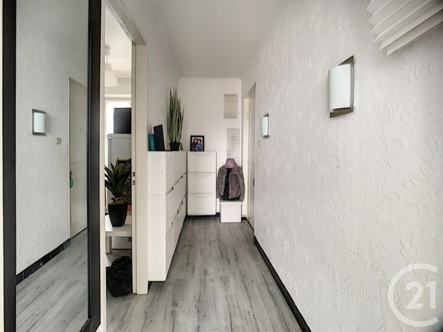 Afficher la photo en grand Appartement F5 à vendre - 5 pièces - 79.89 m2 - METZ - 57 - LORRAINE - Century 21 Côté Est Immobilier