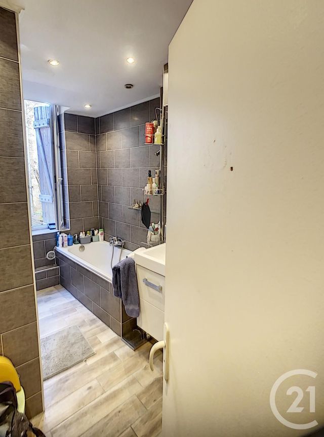 Afficher la photo en grand Appartement F4 à vendre - 4 pièces - 89.24 m2 - METZ - 57 - LORRAINE - Century 21 Côté Est Immobilier