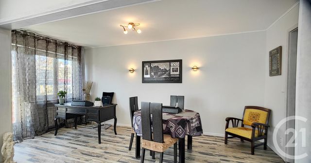 Appartement F5 à vendre - 5 pièces - 114.93 m2 - METZ - 57 - LORRAINE - Century 21 Côté Est Immobilier Appartement F5 à vendre - 5 pièces - 114.93 m2 - METZ - 57 - LORRAINE - Century 21 Côté Est Immobilier