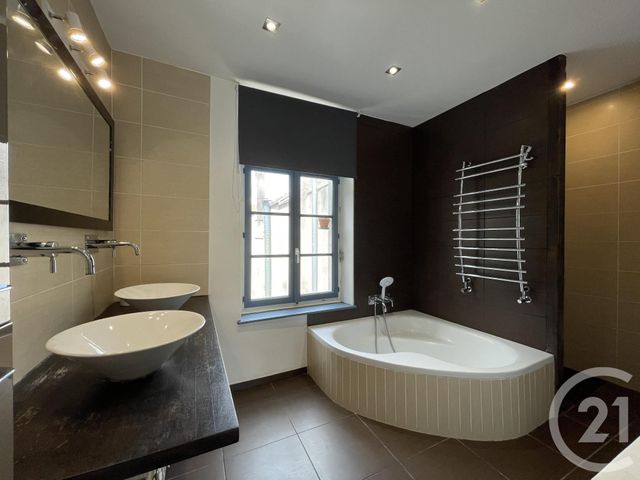 Afficher la photo en grand Appartement F3 à vendre - 3 pièces - 95.42 m2 - METZ - 57 - LORRAINE - Century 21 Côté Est Immobilier
