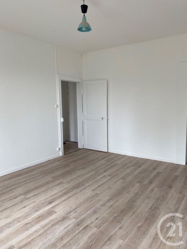 Afficher la photo en grand immeuble à vendre - 237.0 m2 - JOEUF - 54 - LORRAINE - Century 21 Côté Est Immobilier