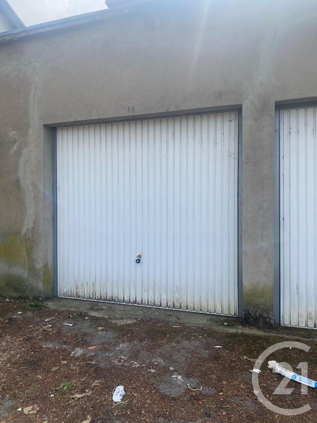parking à louer - 16.0 m2 - MOYEUVRE GRANDE - 57 - LORRAINE - Century 21 Côté Est Immobilier