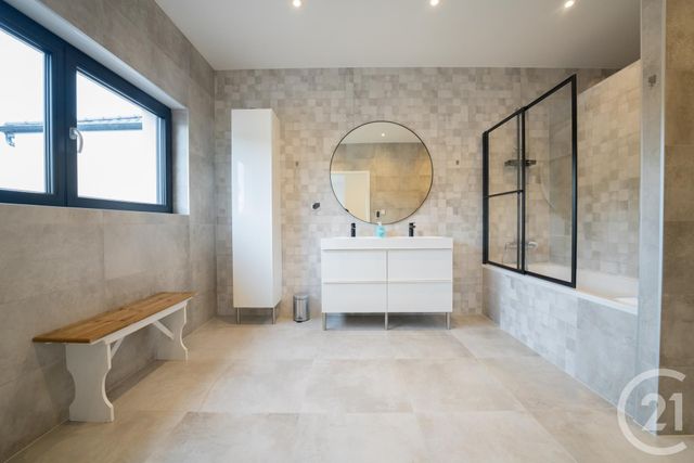 maison à vendre - 8 pièces - 218.0 m2 - OGY MONTOY FLANVILLE - 57 - LORRAINE - Century 21 Côté Est Immobilier