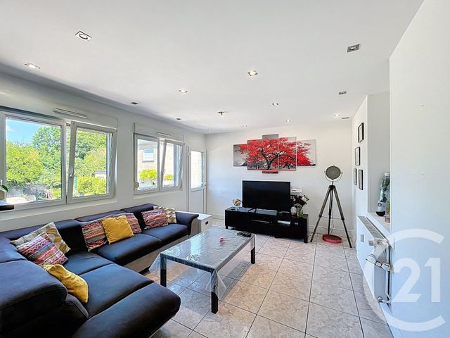 Appartement F4 à vendre - 4 pièces - 72.0 m2 - ST JULIEN LES METZ - 57 - LORRAINE - Century 21 Côté Est Immobilier