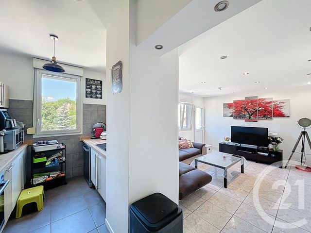 Appartement F4 à vendre - 4 pièces - 72.0 m2 - ST JULIEN LES METZ - 57 - LORRAINE - Century 21 Côté Est Immobilier