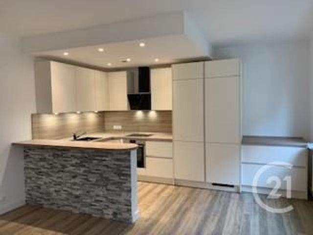 Afficher la photo en grand Appartement F3 à vendre - 3 pièces - 72.29 m2 - METZ - 57 - LORRAINE - Century 21 Côté Est Immobilier