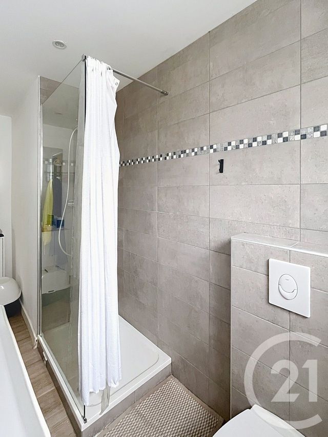 Afficher la photo en grand Appartement F3 à vendre - 3 pièces - 72.29 m2 - METZ - 57 - LORRAINE - Century 21 Côté Est Immobilier