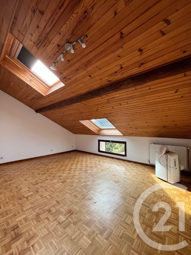 Appartement F4 à louer - 4 pièces - 108.0 m2 - ST JULIEN LES METZ - 57 - LORRAINE - Century 21 Côté Est Immobilier