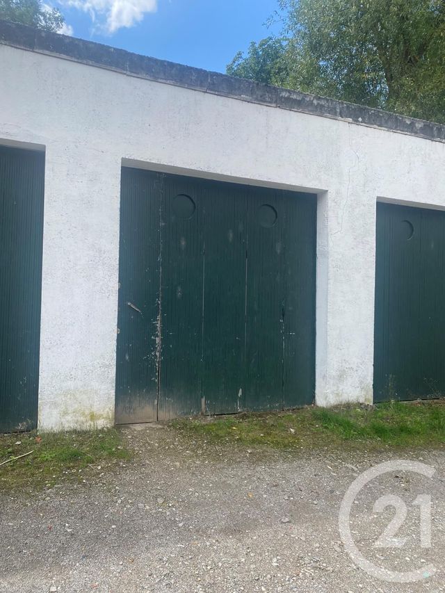 Afficher la photo en grand parking à louer - 20.0 m2 - ST JULIEN LES METZ - 57 - LORRAINE - Century 21 Côté Est Immobilier