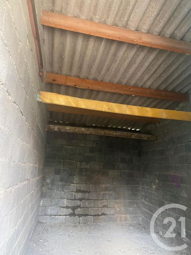 Afficher la photo en grand parking à louer - 20.0 m2 - ST JULIEN LES METZ - 57 - LORRAINE - Century 21 Côté Est Immobilier