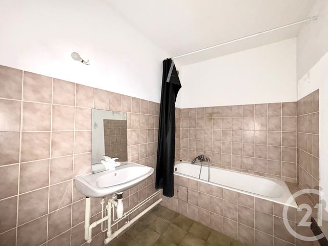 Appartement F3 à louer - 3 pièces - 65.59 m2 - STE MARIE AUX CHENES - 57 - LORRAINE - Century 21 Côté Est Immobilier