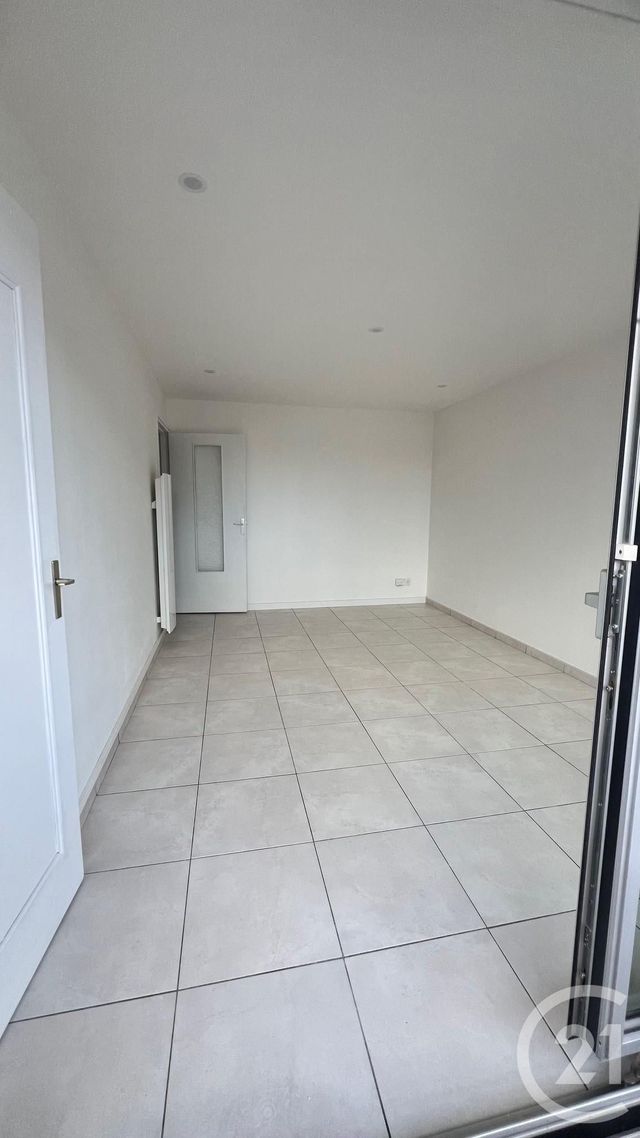 Appartement F1 à louer - 1 pièce - 23.82 m2 - METZ - 57 - LORRAINE - Century 21 Côté Est Immobilier
