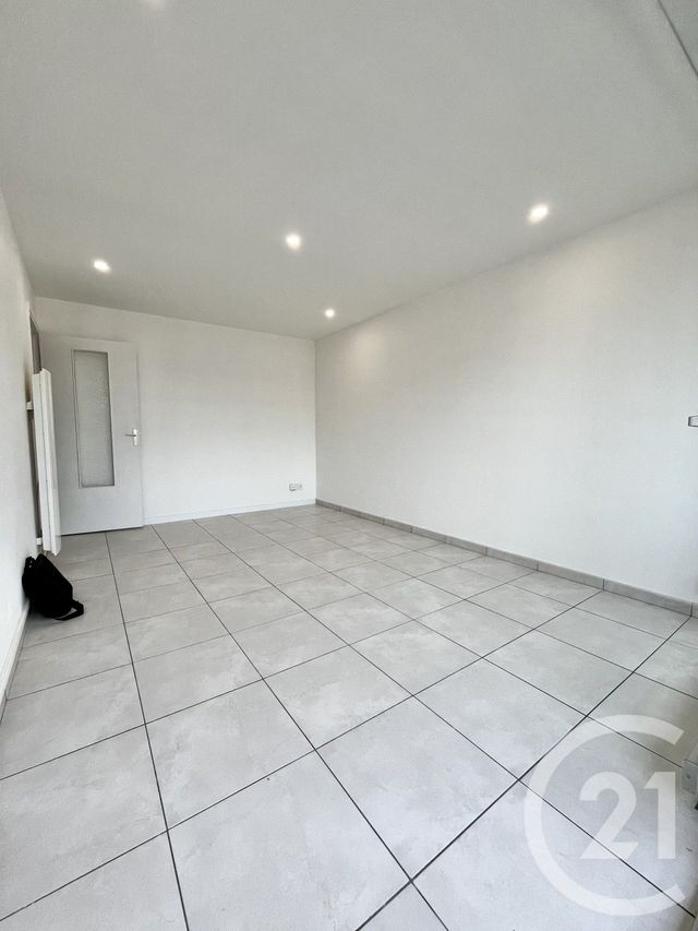 Appartement F1 à louer - 1 pièce - 23.82 m2 - METZ - 57 - LORRAINE - Century 21 Côté Est Immobilier