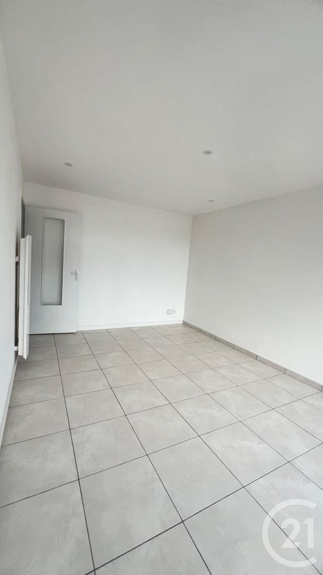 Appartement F1 à louer - 1 pièce - 23.82 m2 - METZ - 57 - LORRAINE - Century 21 Côté Est Immobilier