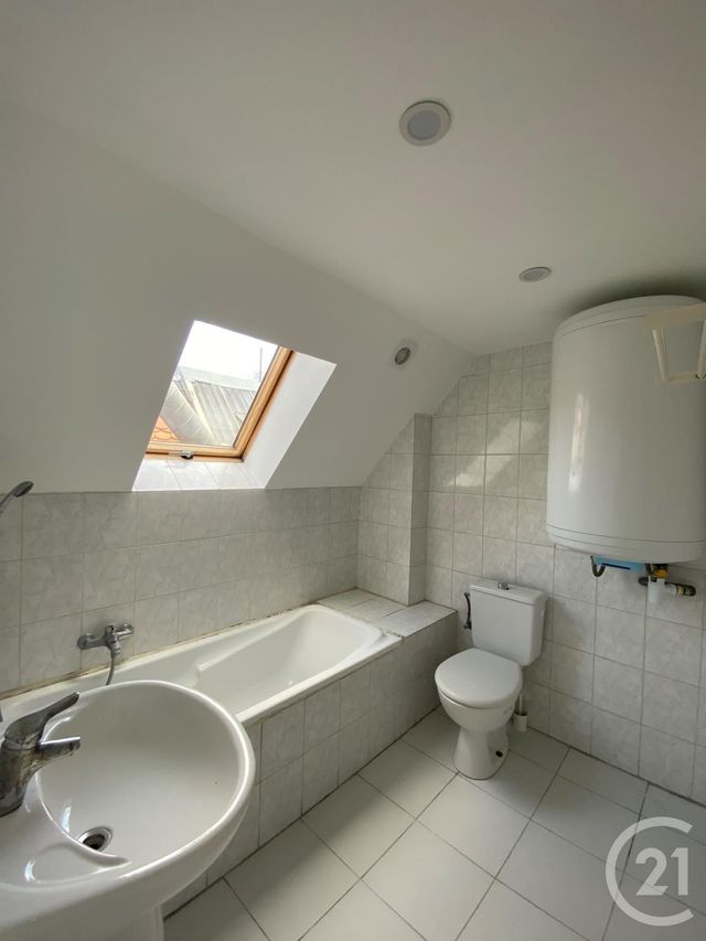 Appartement F1 à louer - 1 pièce - 24.8 m2 - METZ - 57 - LORRAINE - Century 21 Côté Est Immobilier