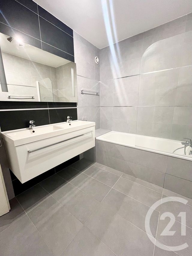 Appartement F4 à louer - 4 pièces - 84.22 m2 - METZ - 57 - LORRAINE - Century 21 Côté Est Immobilier