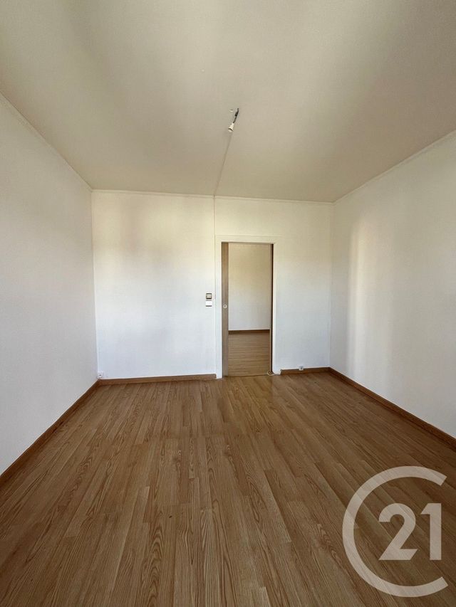 Appartement F5 à louer - 5 pièces - 74.72 m2 - METZ - 57 - LORRAINE - Century 21 Côté Est Immobilier