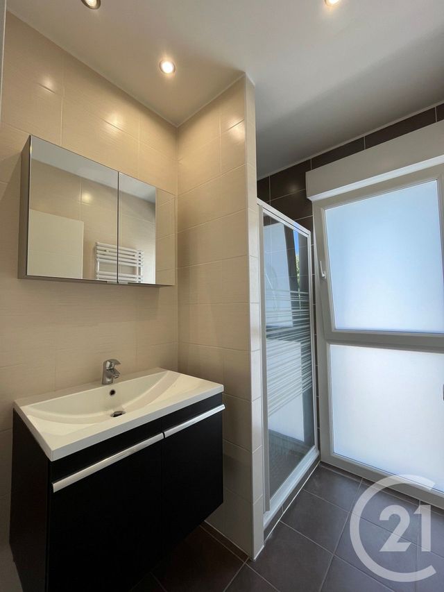 Appartement F3 à louer - 3 pièces - 65.0 m2 - METZ - 57 - LORRAINE - Century 21 Côté Est Immobilier