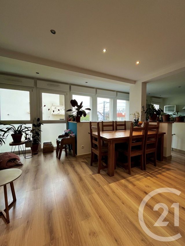 Appartement F3 à louer - 3 pièces - 65.0 m2 - METZ - 57 - LORRAINE - Century 21 Côté Est Immobilier