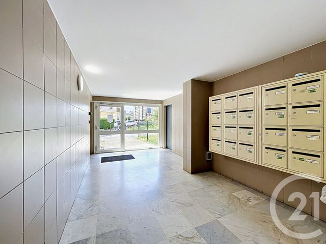 Appartement F3 à vendre - 3 pièces - 70.2 m2 - METZ - 57 - LORRAINE - Century 21 Côté Est Immobilier
