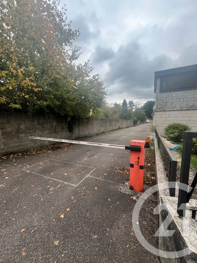 parking à louer - 16.0 m2 - MONTIGNY LES METZ - 57 - LORRAINE - Century 21 Côté Est Immobilier