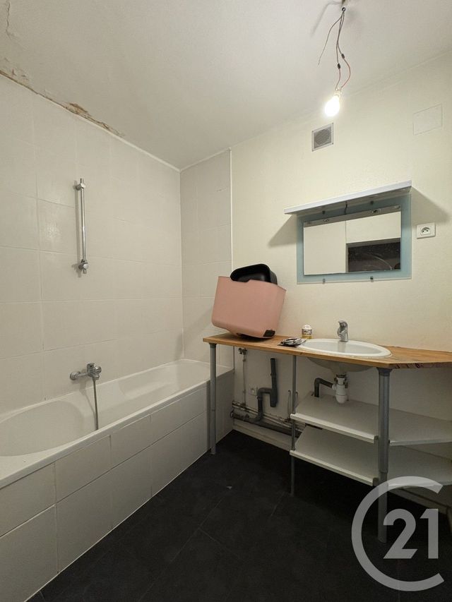 Appartement F3 à louer - 3 pièces - 61.23 m2 - METZ - 57 - LORRAINE - Century 21 Côté Est Immobilier