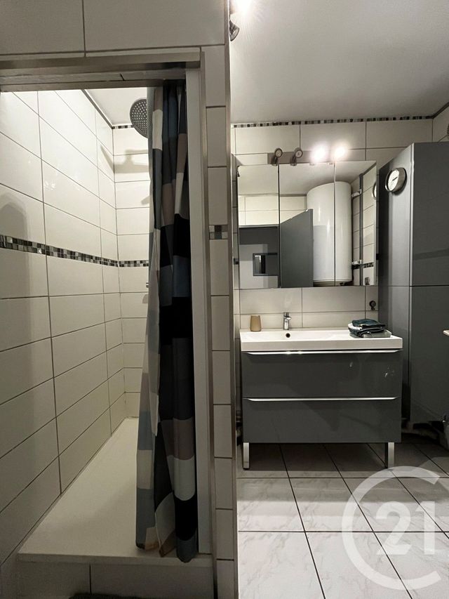 Appartement F6 à louer - 6 pièces - 97.79 m2 - METZ - 57 - LORRAINE - Century 21 Côté Est Immobilier