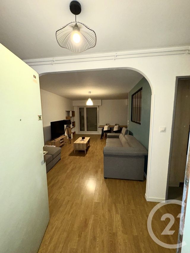 Appartement F5 à louer - 5 pièces - 97.79 m2 - METZ - 57 - LORRAINE - Century 21 Côté Est Immobilier
