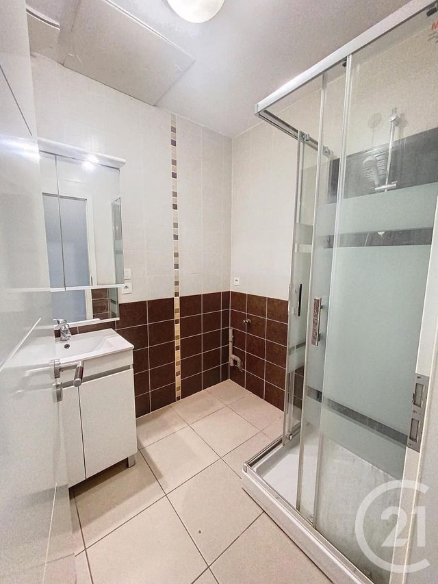 Appartement F3 à louer - 3 pièces - 67.04 m2 - NORROY LE VENEUR - 57 - LORRAINE - Century 21 Côté Est Immobilier