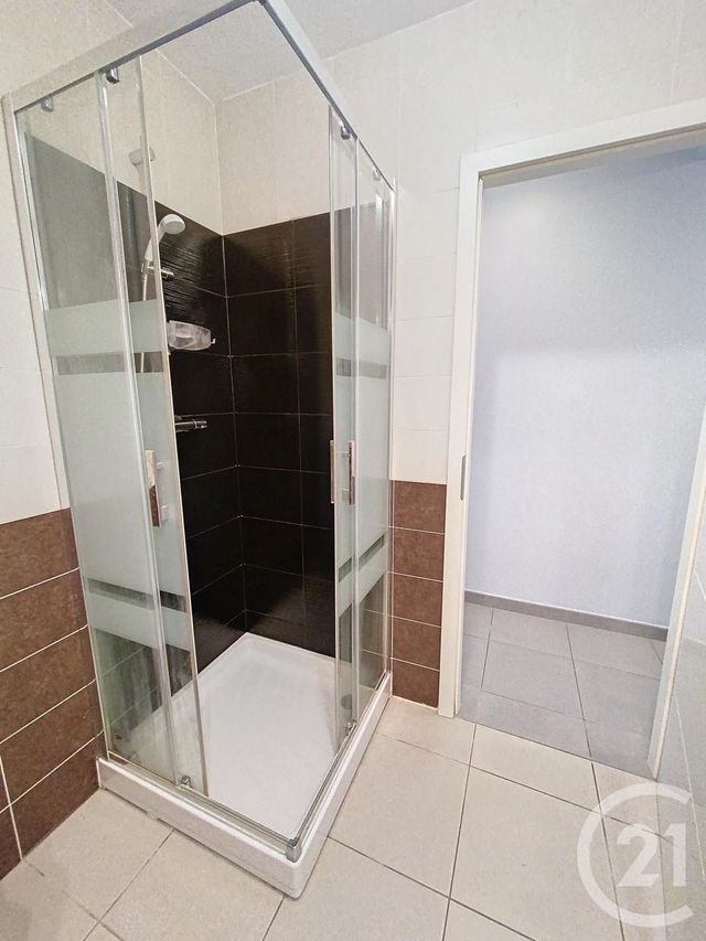 Appartement F3 à louer - 3 pièces - 67.04 m2 - NORROY LE VENEUR - 57 - LORRAINE - Century 21 Côté Est Immobilier