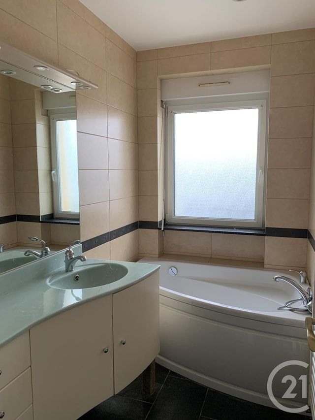 Appartement F3 à louer - 3 pièces - 82.58 m2 - MOULINS LES METZ - 57 - LORRAINE - Century 21 Côté Est Immobilier