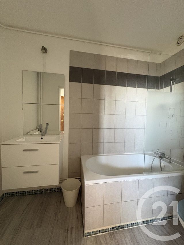 Appartement F1 à louer - 1 pièce - 33.0 m2 - METZ - 57 - LORRAINE - Century 21 Côté Est Immobilier