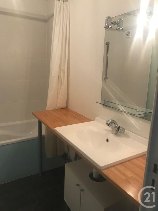 Appartement F3 à louer - 3 pièces - 59.91 m2 - METZ - 57 - LORRAINE - Century 21 Côté Est Immobilier