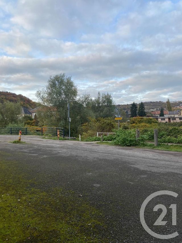 parking à louer - 16.0 m2 - MOYEUVRE GRANDE - 57 - LORRAINE - Century 21 Côté Est Immobilier