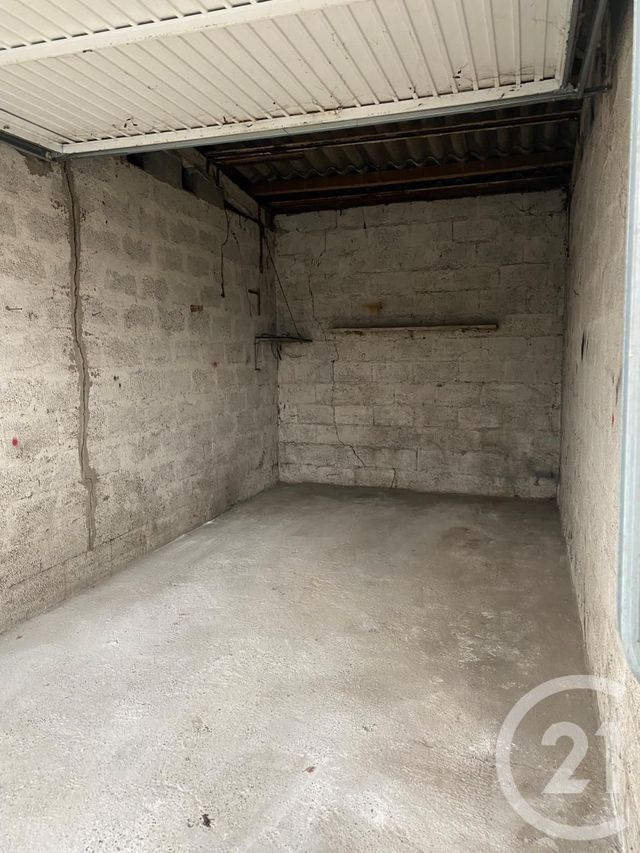 parking à louer - 16.0 m2 - MOYEUVRE GRANDE - 57 - LORRAINE - Century 21 Côté Est Immobilier