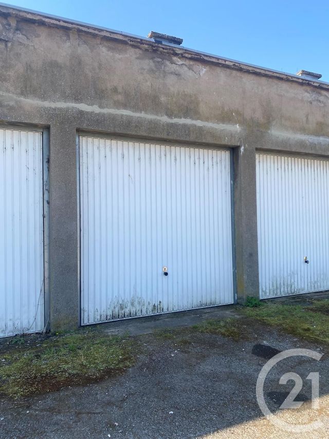 parking à louer - 16.0 m2 - MOYEUVRE GRANDE - 57 - LORRAINE - Century 21 Côté Est Immobilier