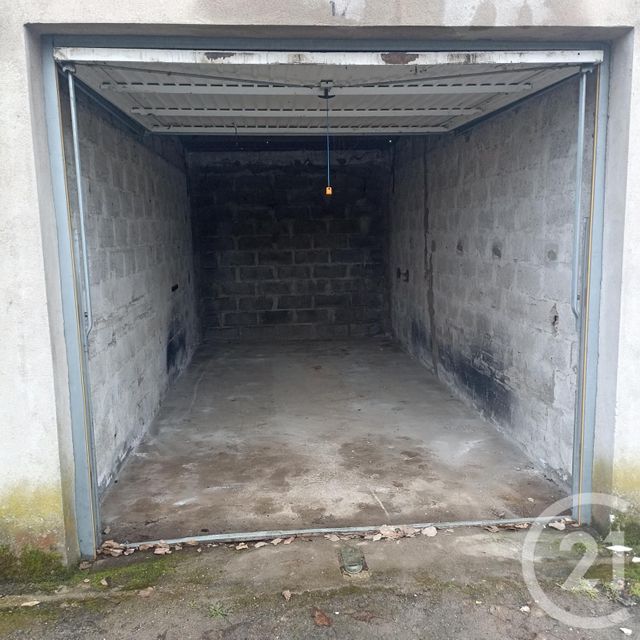 parking à louer - 16.0 m2 - MOYEUVRE GRANDE - 57 - LORRAINE - Century 21 Côté Est Immobilier