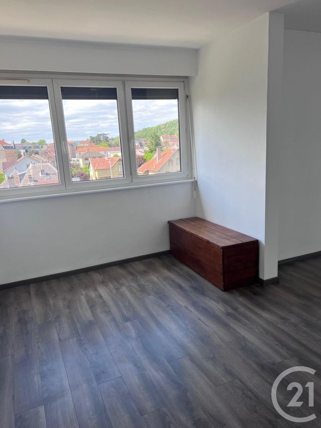 Appartement F3 à louer - 3 pièces - 75.87 m2 - LE BAN ST MARTIN - 57 - LORRAINE - Century 21 Côté Est Immobilier