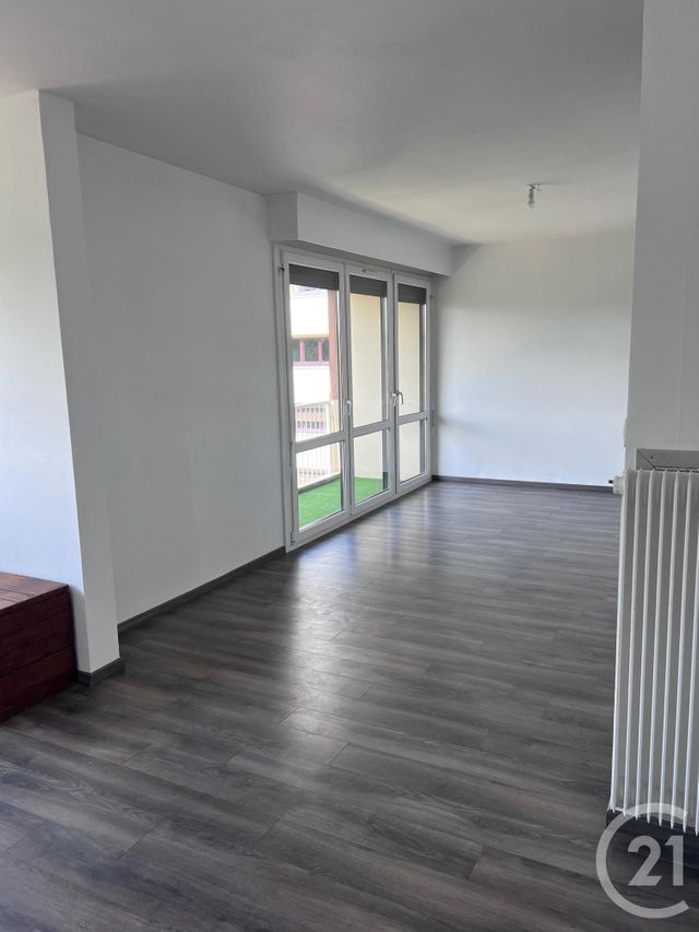 Appartement F3 à louer - 3 pièces - 75.87 m2 - LE BAN ST MARTIN - 57 - LORRAINE - Century 21 Côté Est Immobilier