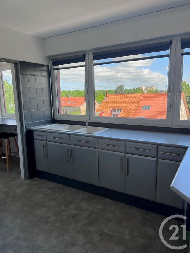 Appartement F3 à louer - 3 pièces - 75.87 m2 - LE BAN ST MARTIN - 57 - LORRAINE - Century 21 Côté Est Immobilier