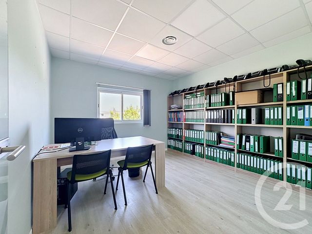 commerce à louer - 132.43 m2 - ST JULIEN LES METZ - 57 - LORRAINE - Century 21 Côté Est Immobilier