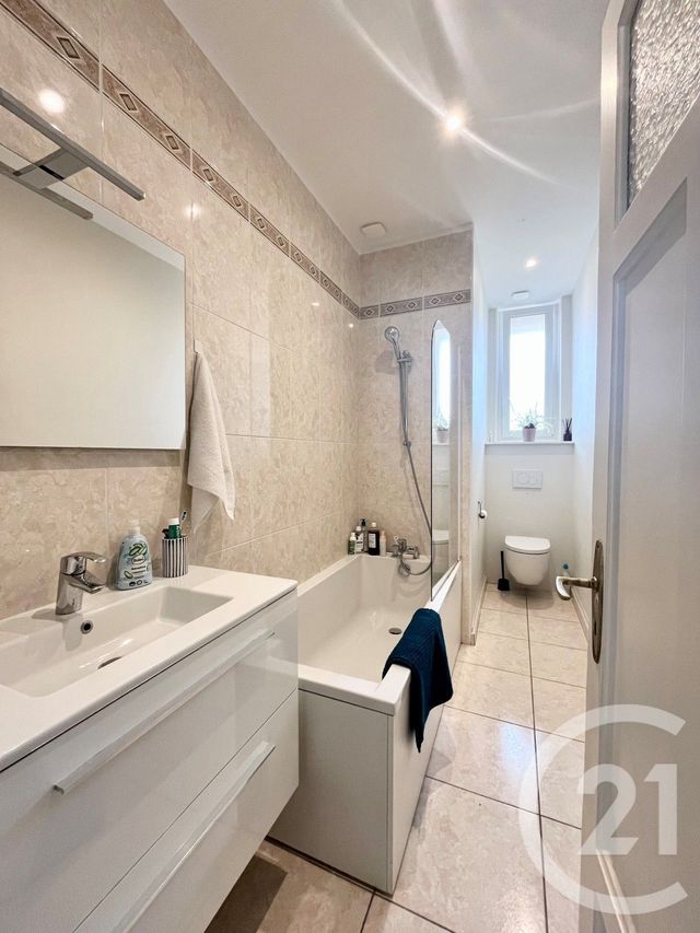 Appartement F3 à louer - 3 pièces - 71.6 m2 - METZ - 57 - LORRAINE - Century 21 Côté Est Immobilier