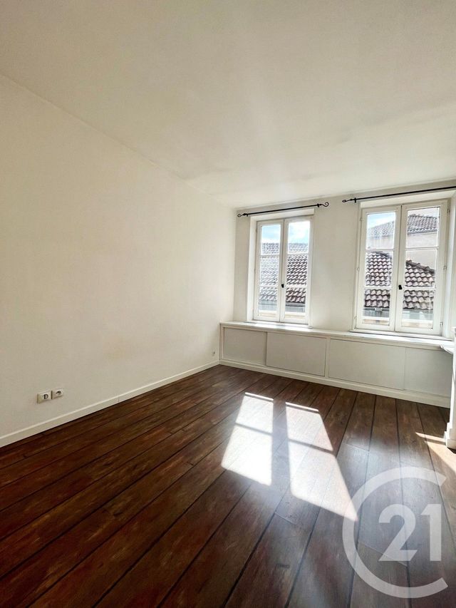 Appartement à louer - 2 pièces - 45.2 m2 - METZ - 57 - LORRAINE - Century 21 Côté Est Immobilier