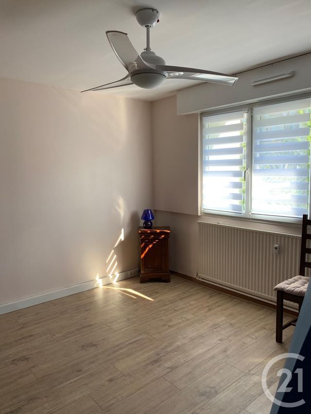 Appartement F3 à louer - 3 pièces - 62.0 m2 - LONGEVILLE LES METZ - 57 - LORRAINE - Century 21 Côté Est Immobilier