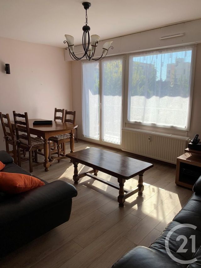 Appartement F3 à louer - 3 pièces - 62.0 m2 - LONGEVILLE LES METZ - 57 - LORRAINE - Century 21 Côté Est Immobilier