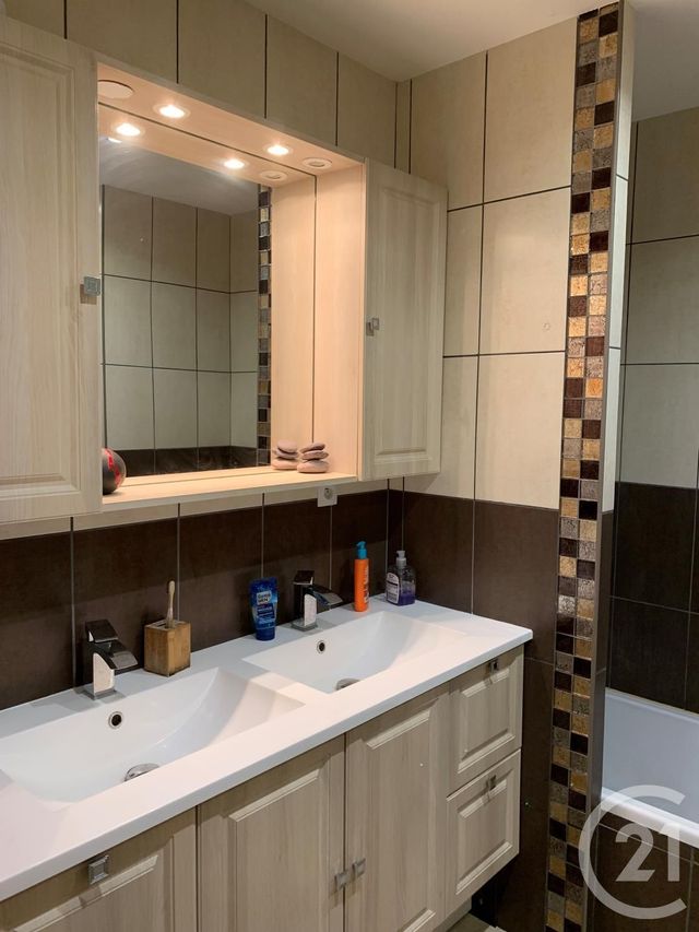 Appartement F3 à louer - 3 pièces - 61.0 m2 - METZ - 57 - LORRAINE - Century 21 Côté Est Immobilier