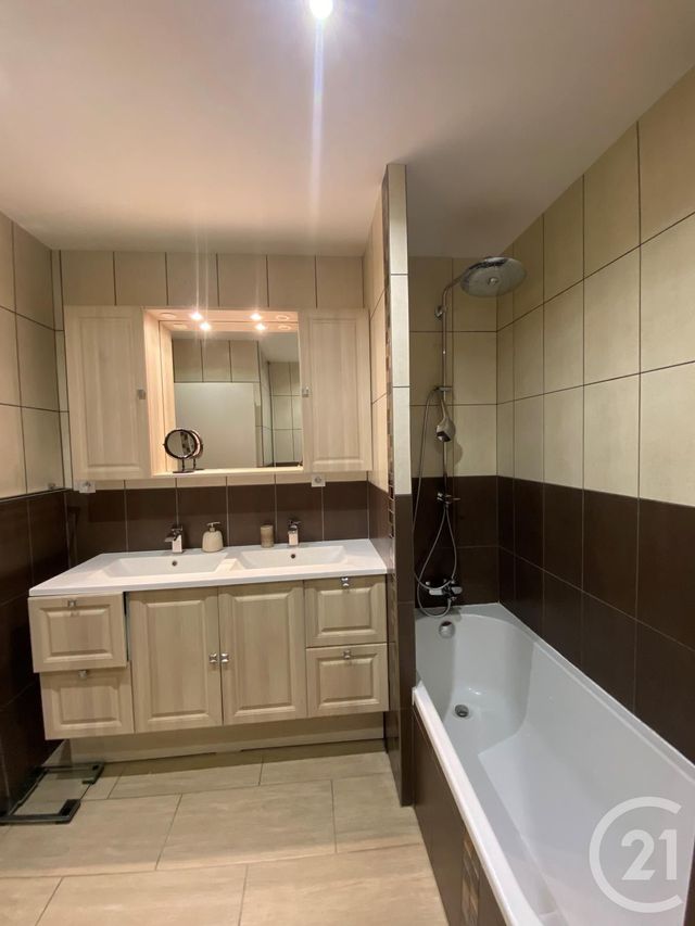 Appartement F3 à louer - 3 pièces - 61.0 m2 - METZ - 57 - LORRAINE - Century 21 Côté Est Immobilier