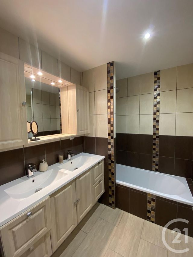 Appartement F3 à louer - 3 pièces - 61.0 m2 - METZ - 57 - LORRAINE - Century 21 Côté Est Immobilier